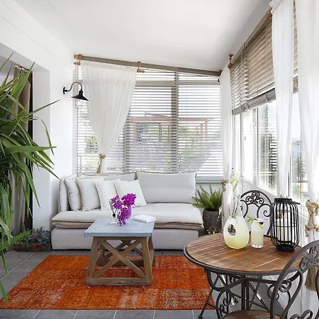 Galen House 3*
