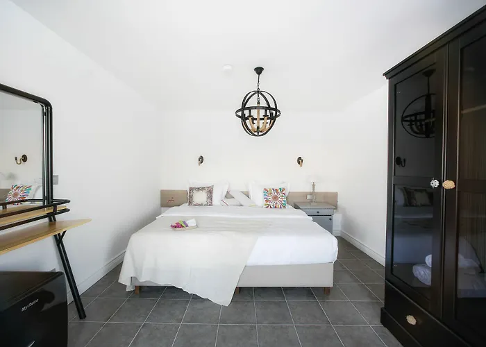 Galen House Отель 3*